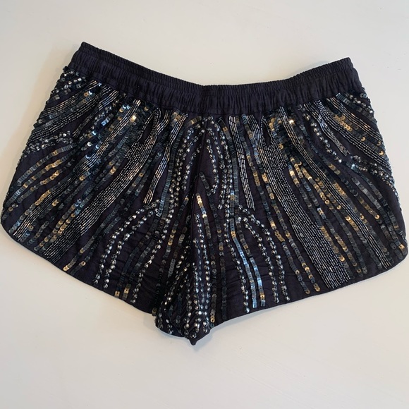 Dress up embellished shorts - Picture 5 of 5